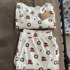 KYTE baby NEW 2pc Women’s Jogger set Holiday Print WREATH size Extra Large